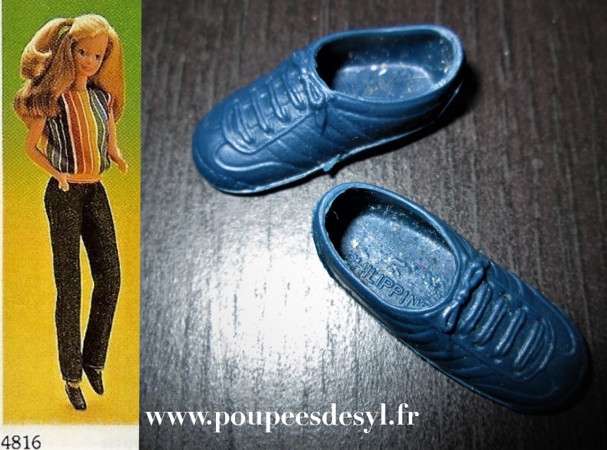 BARBIE – paire de baskets bleues sneakers – FASHION SPORTIN – #4816 – 1984